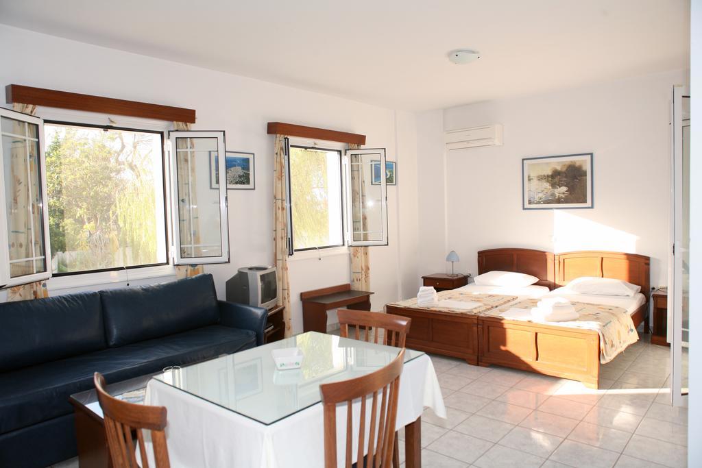 Iliaktida Studio-Villas Frínion Camera foto