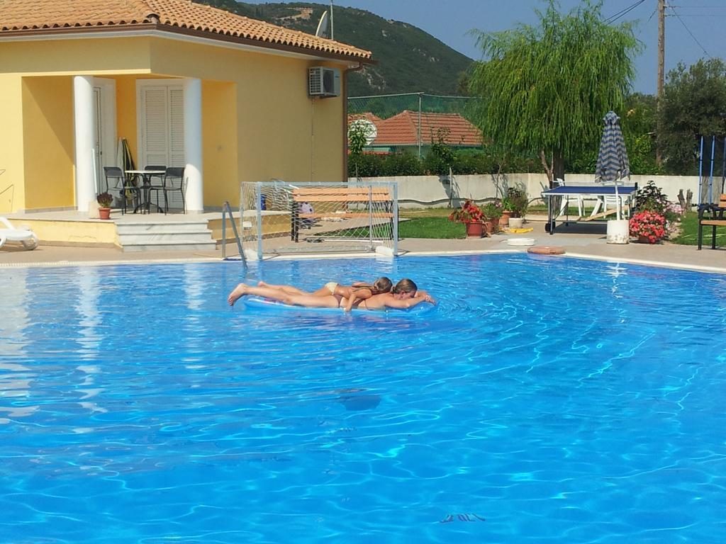 Iliaktida Studio-Villas Frínion Camera foto