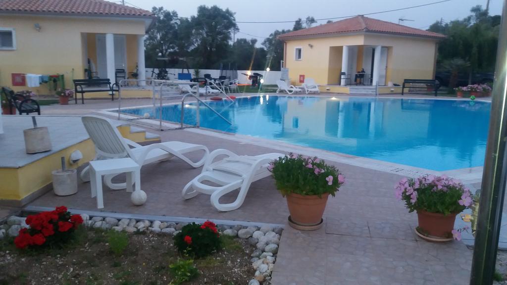 Iliaktida Studio-Villas Frínion Esterno foto