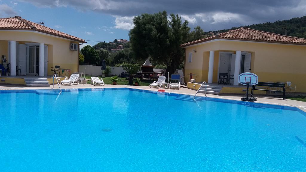 Iliaktida Studio-Villas Frínion Esterno foto